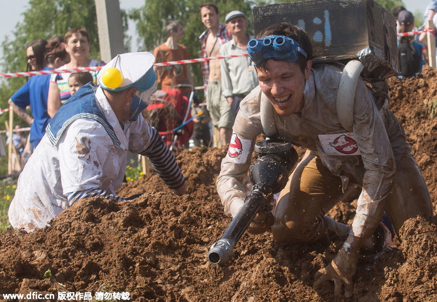 Fun and games in Russia's Mud Race