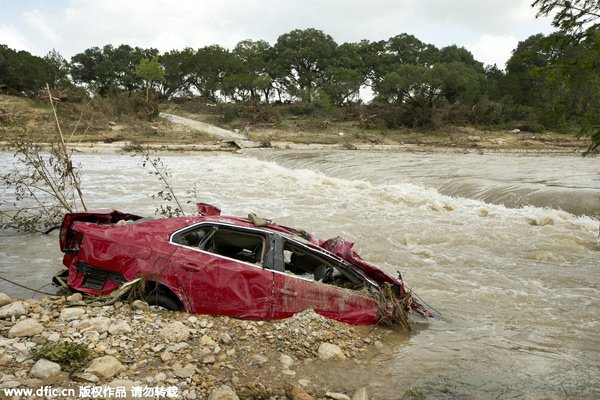 Storms kill 16 in Texas, Oklahoma; Houston flooded