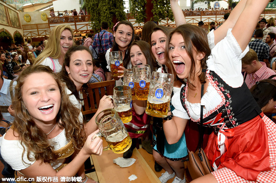 Beer flows at Munich's Oktoberfest