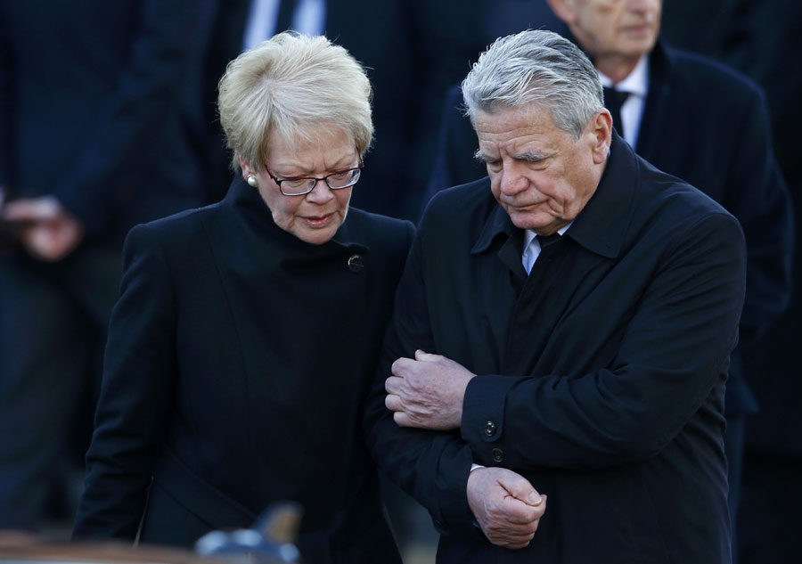 Germany bids farewell to ex-chancellor Helmut Schmidt