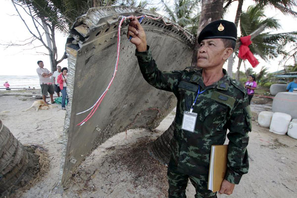'Plane wreckage' found in Thailand fuels talk of missing Malaysian jet