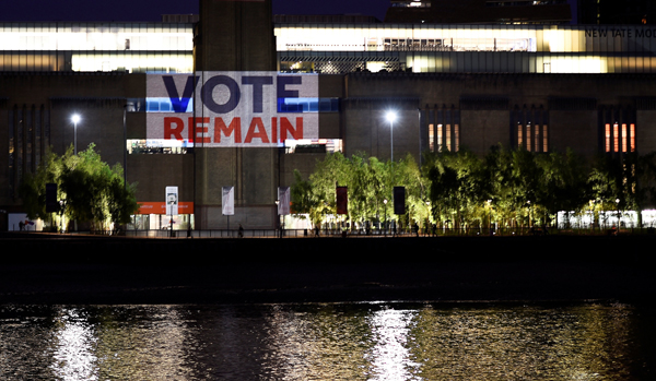 UK's EU referendum polls show 'Leave', 'Remain' tied up