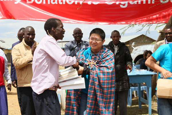 Chinese firm lights pupils' education in Kenya