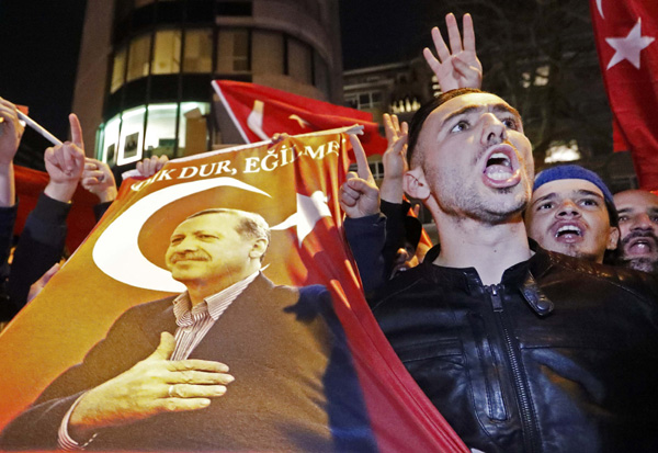 Turkey sanctions the Netherlands over ministers' treatment