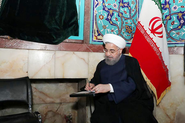 Rouhani takes lead in Iran's presidential race