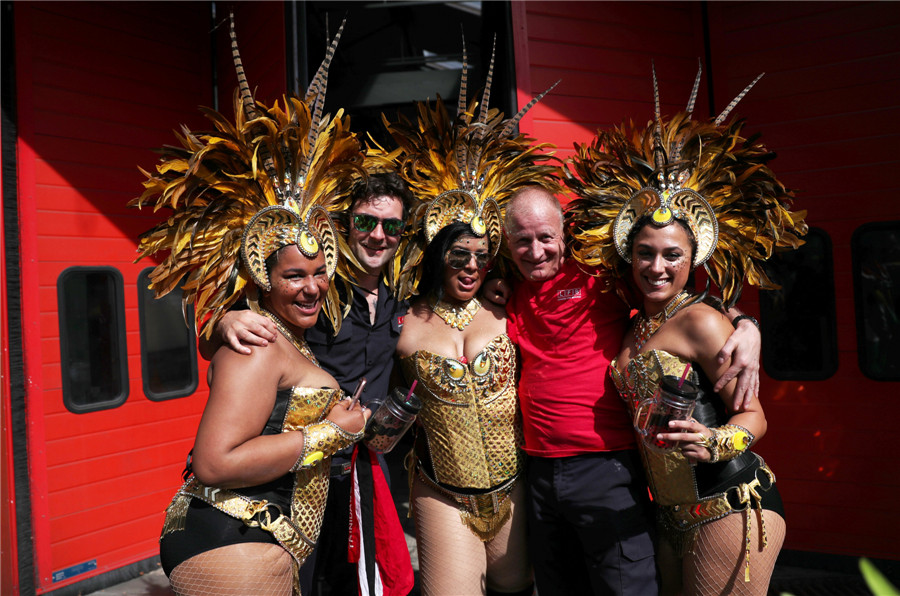 Thousands revelers enjoy colorful Notting Hill Carnival