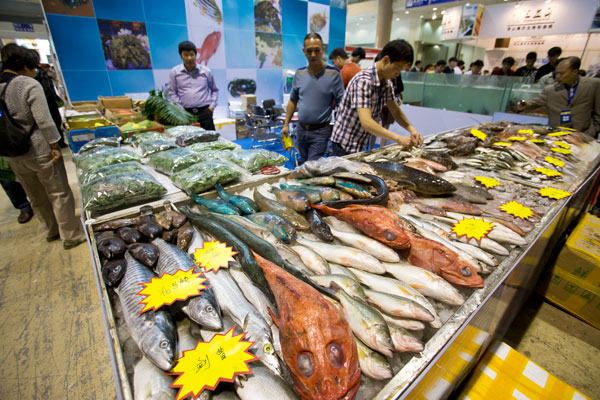 Seafood businesses flounder amid spending cut
