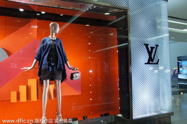 Luxury outlets lure Chinese at Lunar New Year