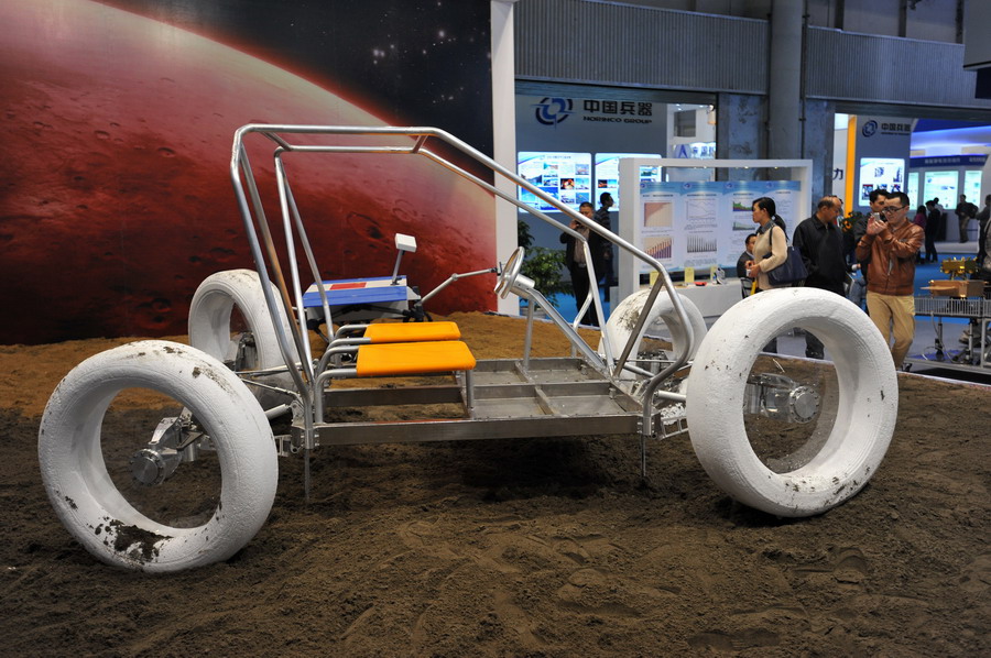 New lunar rover unveiled at Chongqing tech fair
