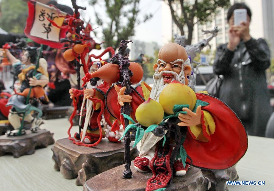 Intangible cultural heritage show opens in East China