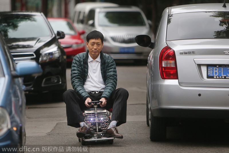 Shanghai native creates mini car by hand