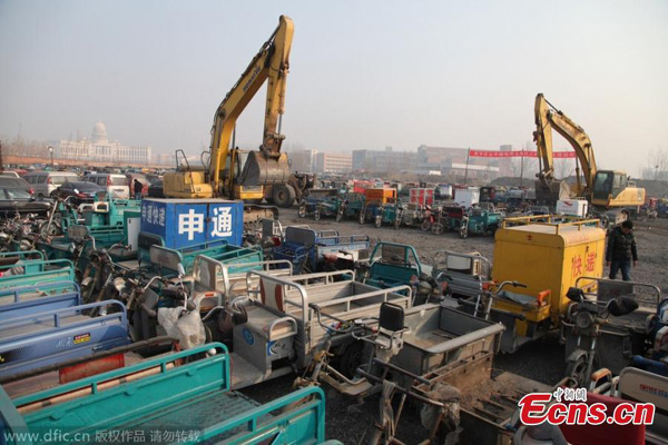 Beijing destroys 1,501 illegal motorcycles