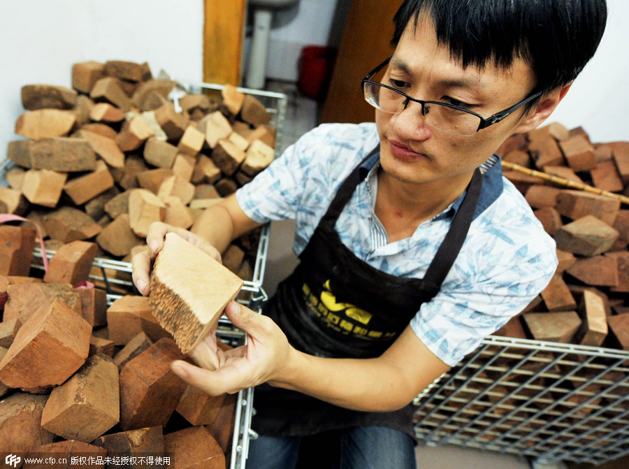 Hand crafted tobacco pipes gain traction in China