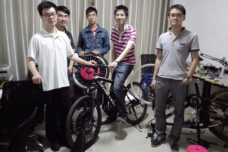 Young people invent bicycle wheel hub charger