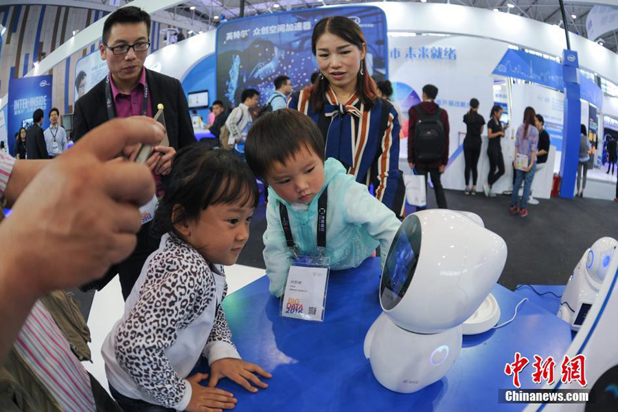 VR, robots, mini drones: Highlights of big data expo in Guiyang