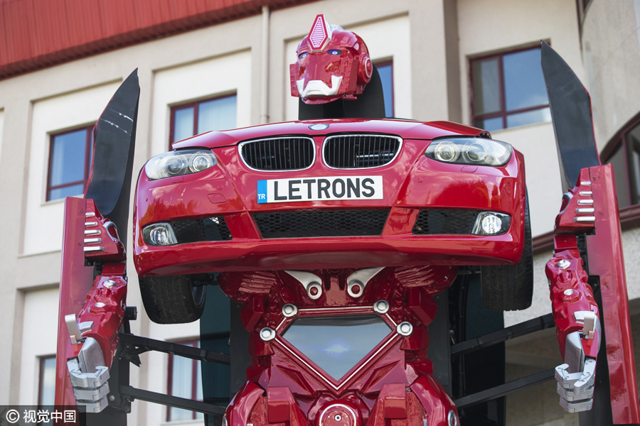 Real life 'Transformer' car turns into robot