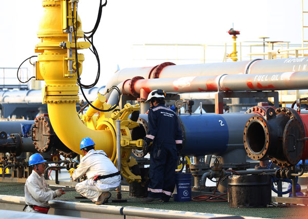 Oil starts flowing through China-Myanmar pipeline