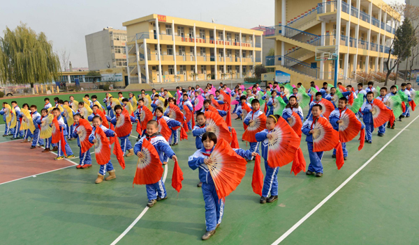 Traditional dance popular with young Chinese