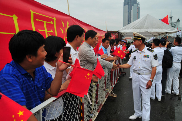Chinese warships visit Vietnam