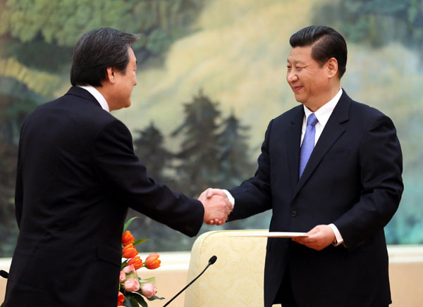 Xi meets ROK envoy, stressing value of joint ties