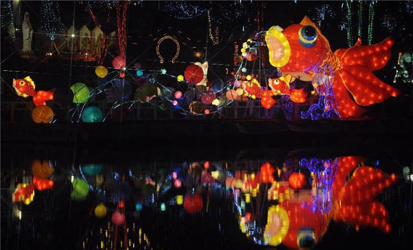Lantern festival held in China's Sichuan