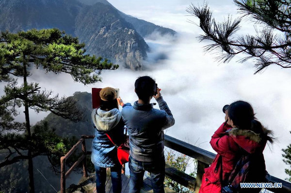 Fabulous scenery of Lushan Mountain in E. China