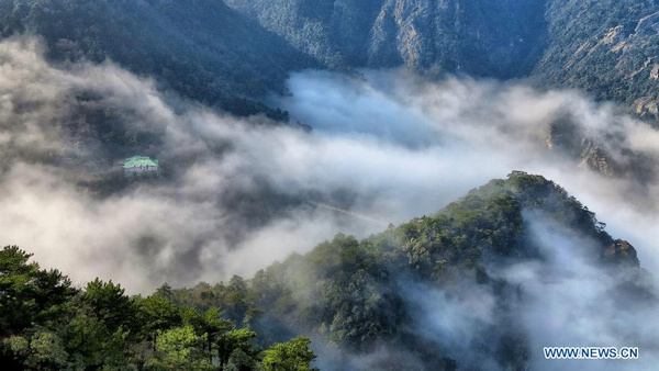 Fabulous scenery of Lushan Mountain in E. China