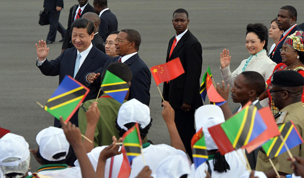 Xi delivers speech in Tanzania