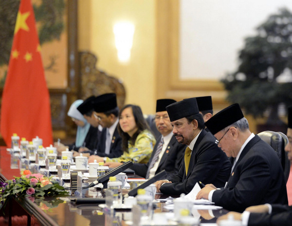 China, Brunei confer on ties, stepping up cooperation