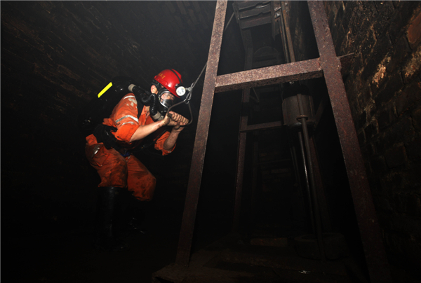 Mine rescue drill in E China