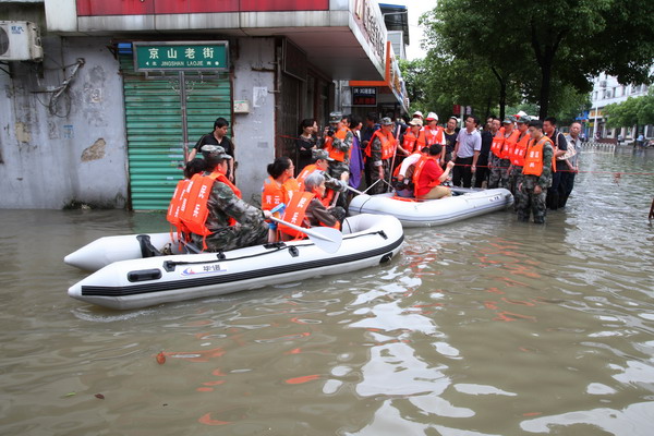 Downpours bombard East China province