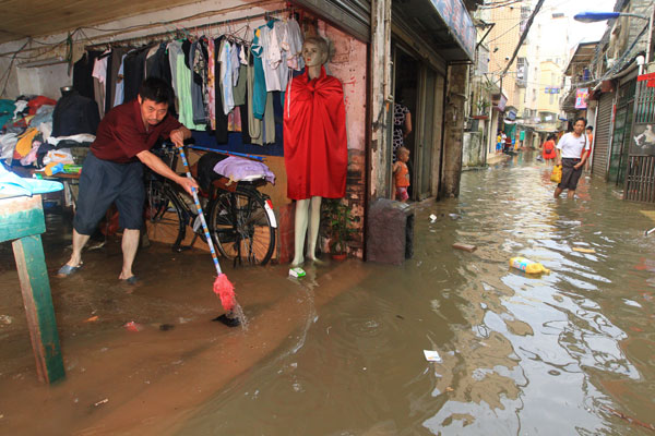 Rainstorms hit South China
