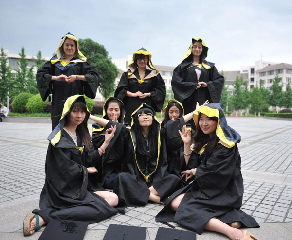 Group photos of college graduates