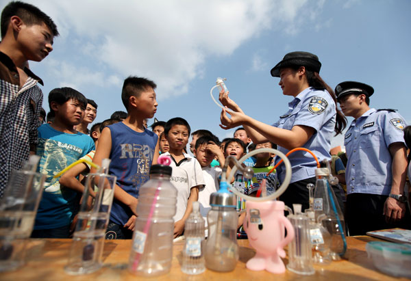 Anti-drug education around China