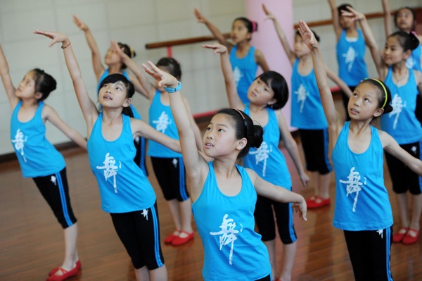 Dance camp helps migrant kids get training