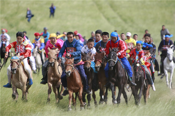 White Horse Festival held in Inner Mongolia
