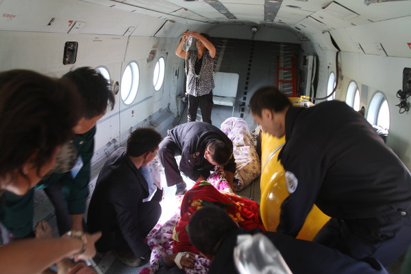 Helicopters evacuate injured after quake