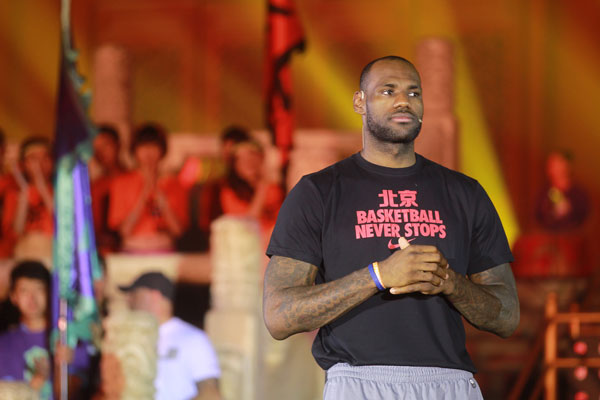 LeBron James promotes youth sports in Beijing