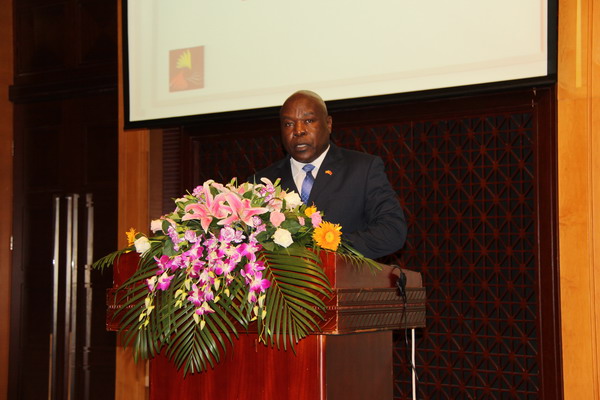 African ambassadors give lectures in Liaoning