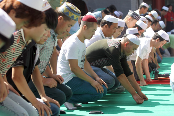 Muslims gather for Eid holiday