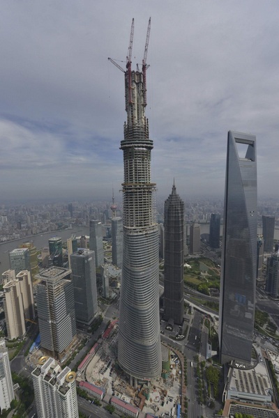 China's tallest skyscraper undergoes construction