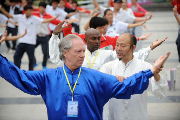 Qigong expo attracts many nationalities