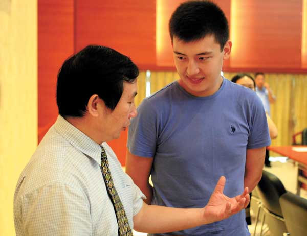 Student's rare blood bonds Kazakhstan and China