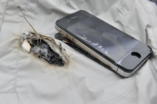 Another iPhone4 explodes while charging