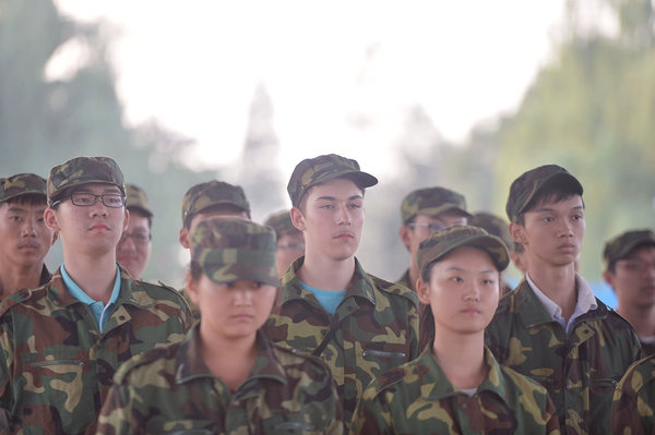 Drilling European students in Chinese military