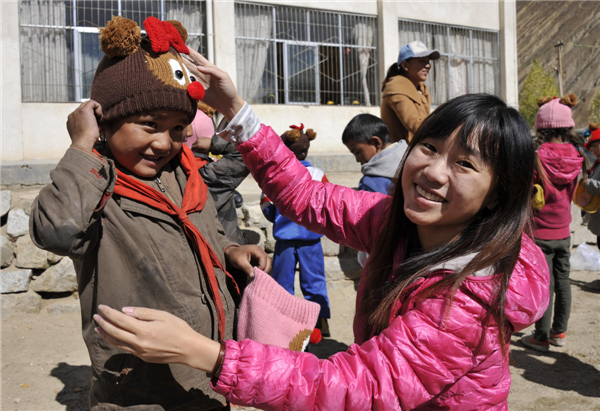 Tibetan girl helps mobilize volunteers online