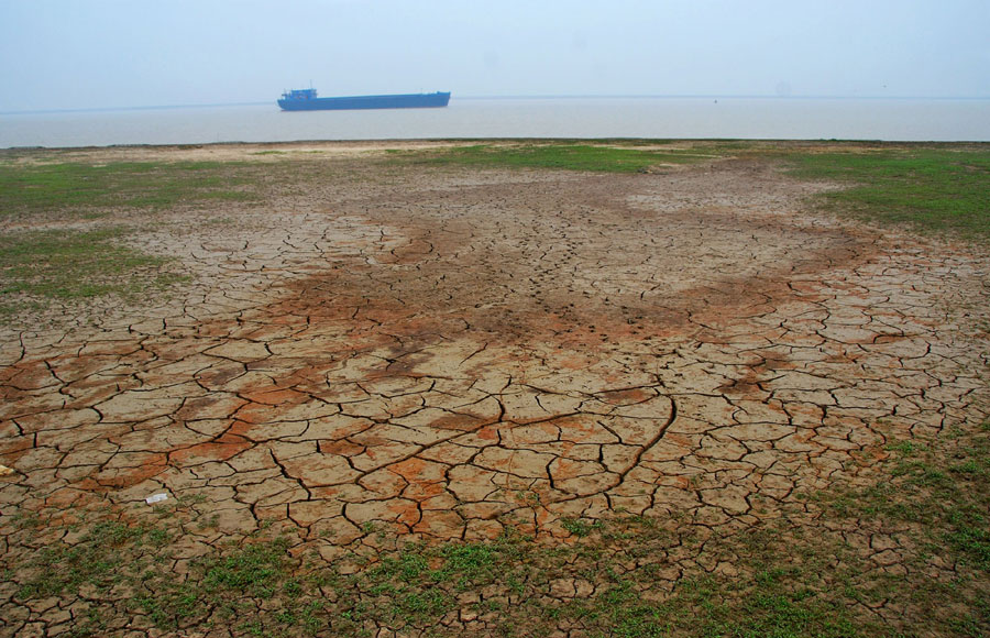 Poyang is in drought