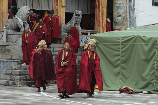 Life of monks at Dongzhulin Temple