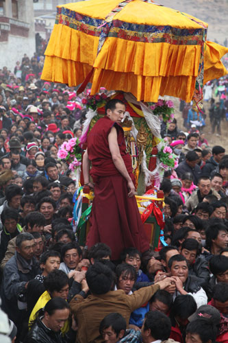 Buddhists gather for festival at SW China temple