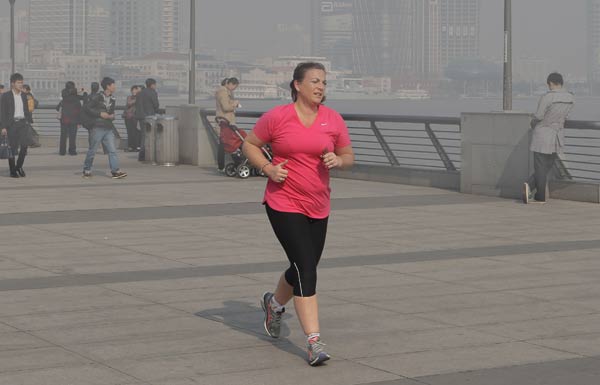 Shanghai braces for second day of severe pollution